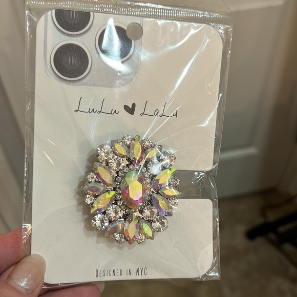New in package beautiful pop socket - Picture 2 of 4